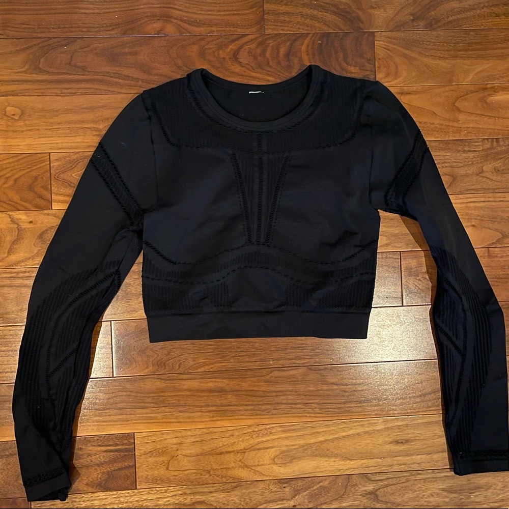Like New Fabletics SculpKnit Long-sleeve Crop-Top